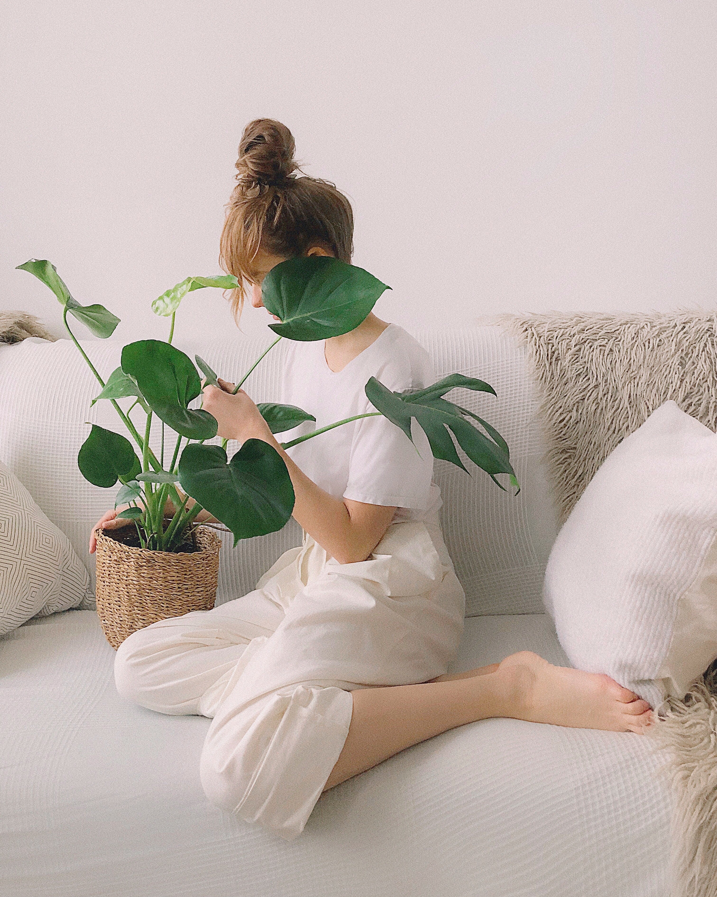 girl-with-faux-plant