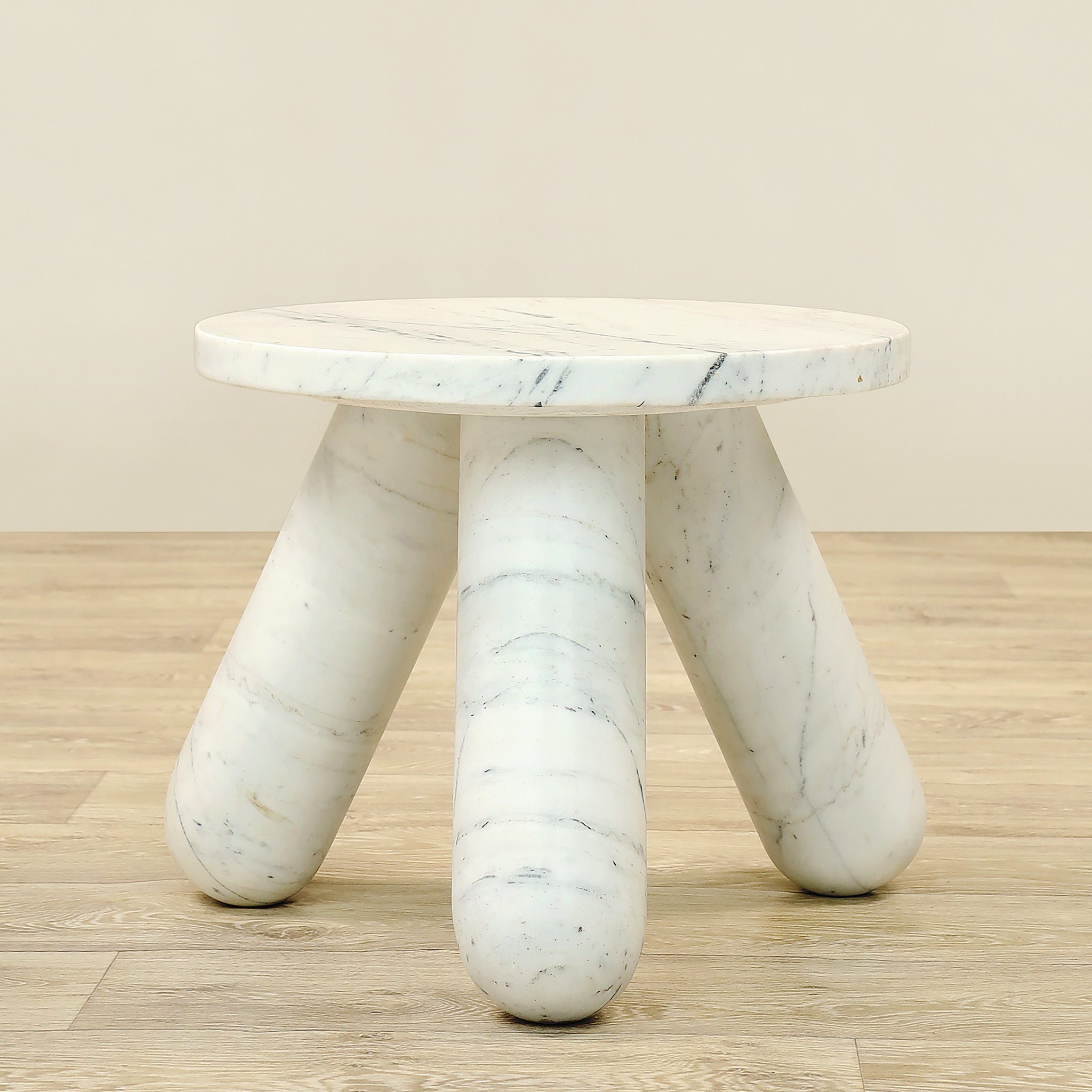 فارينا- طاولة جانبية رخامية