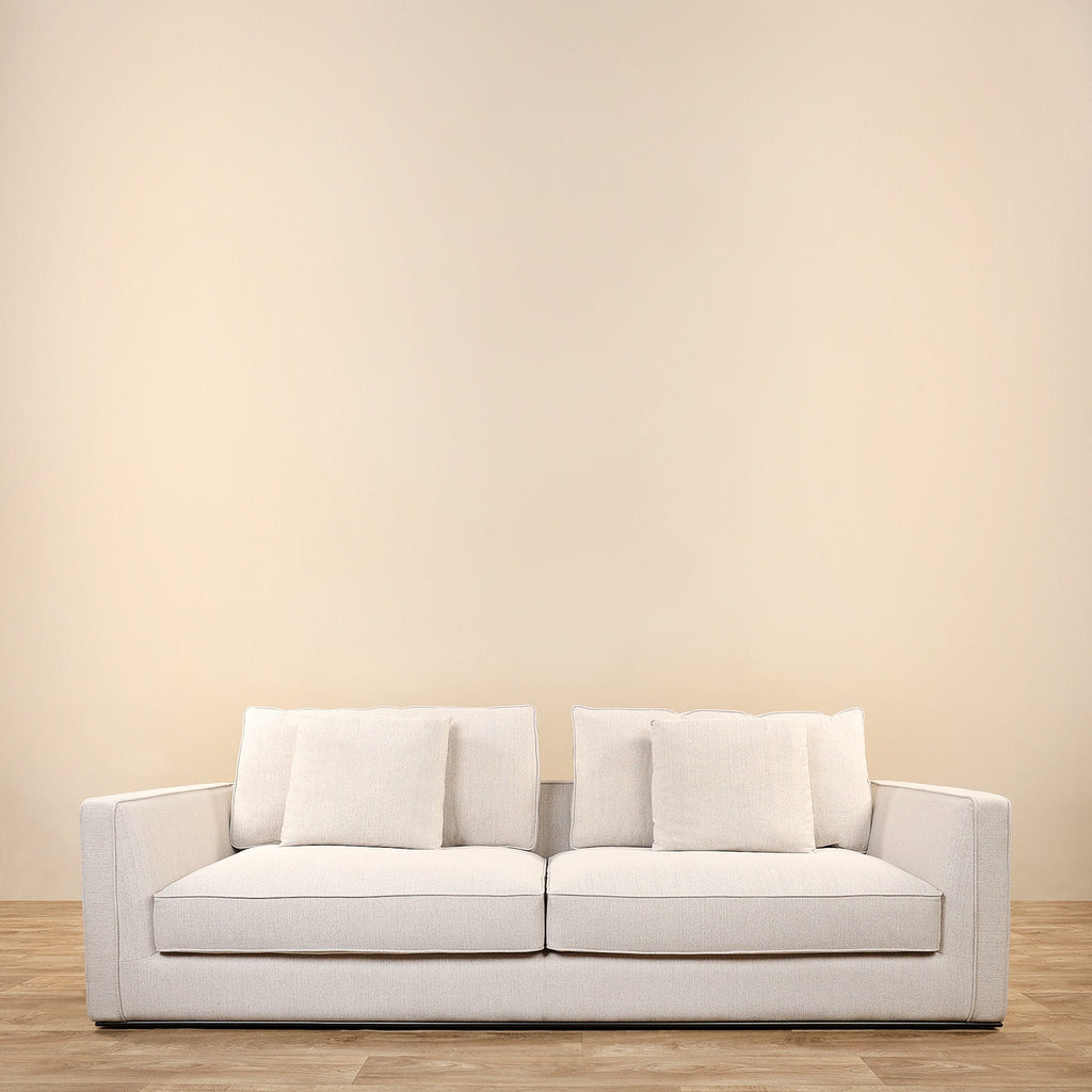 Dario <br> Sofa - Bloomr