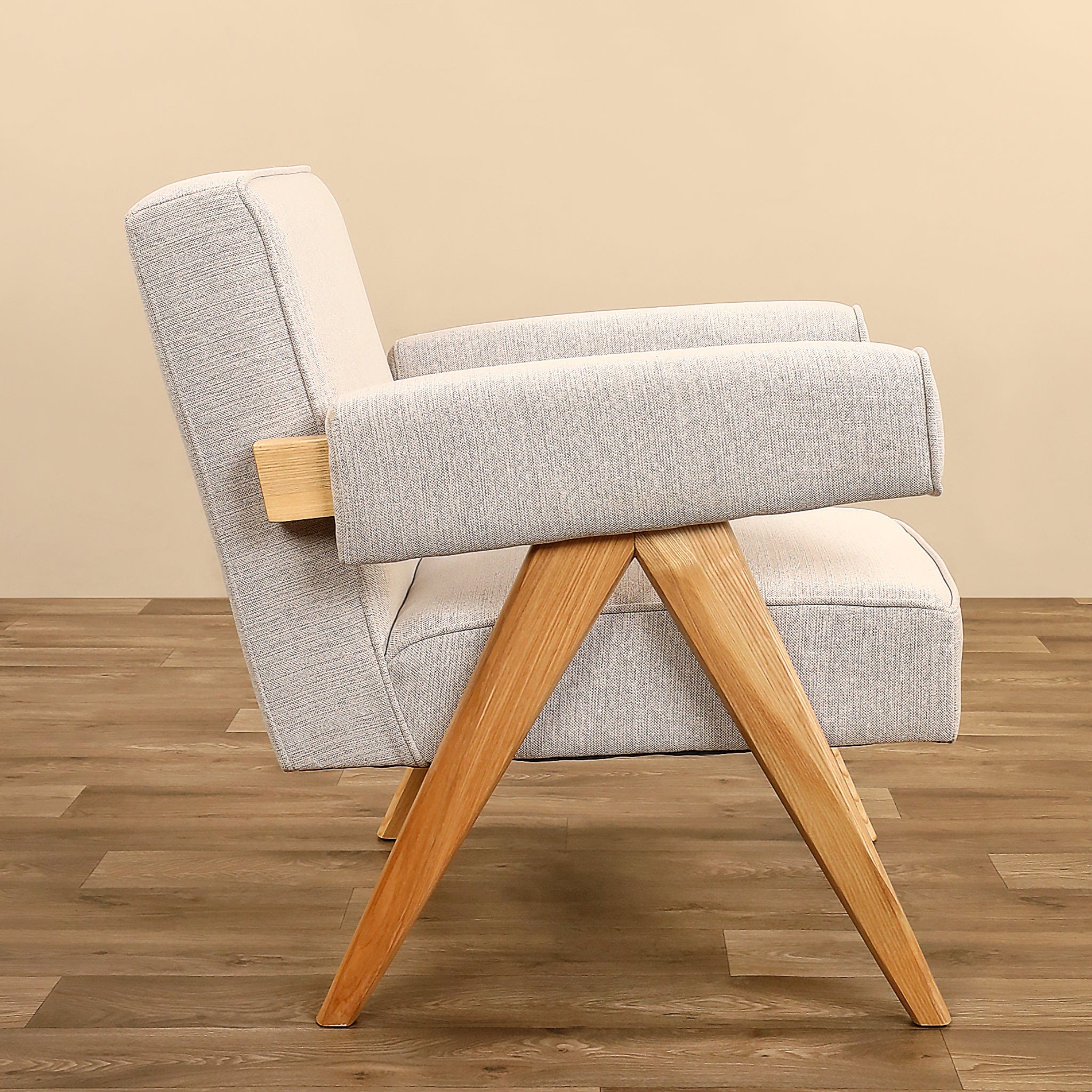 Zada <br>  Armchair Lounge Chair - Bloomr